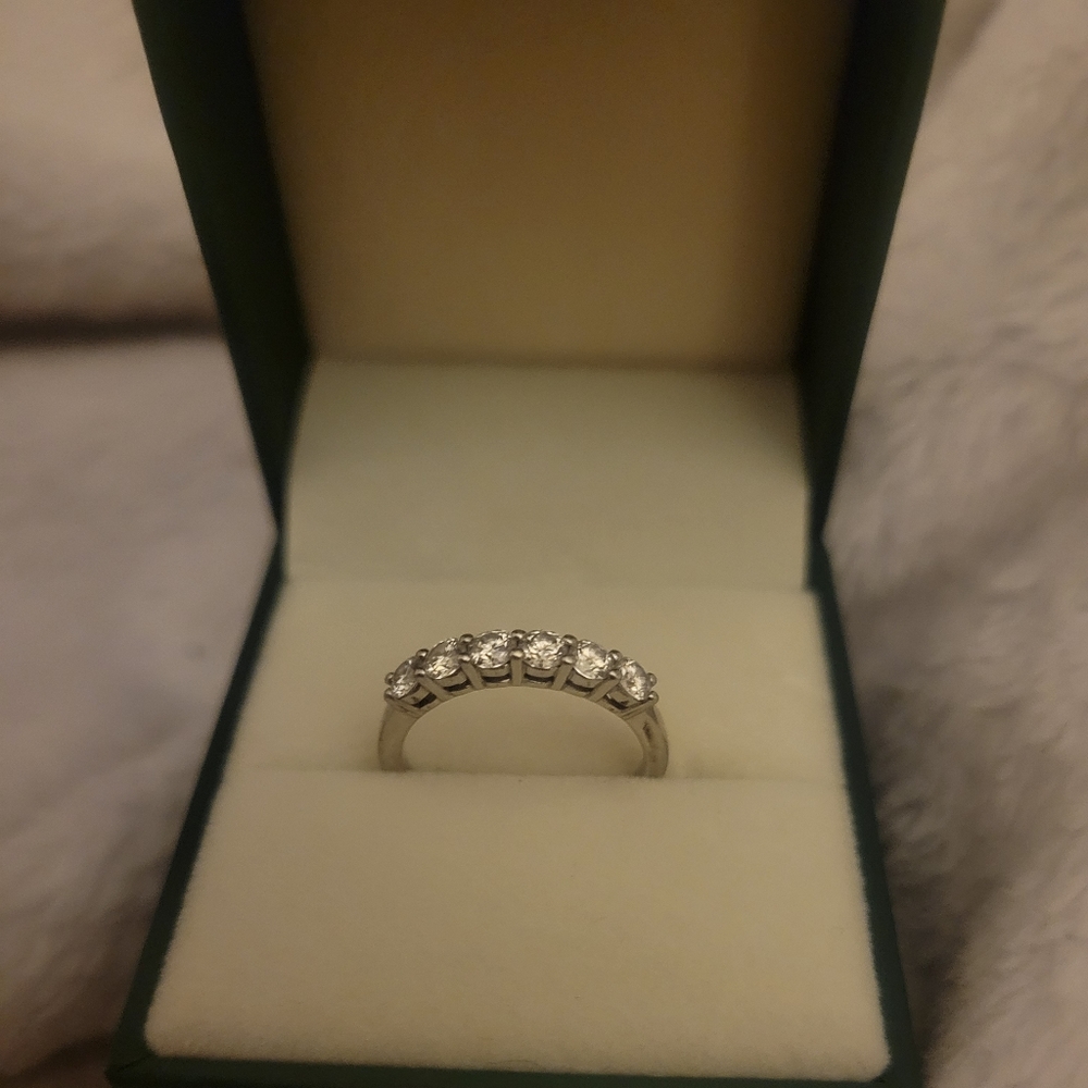 Women's ring